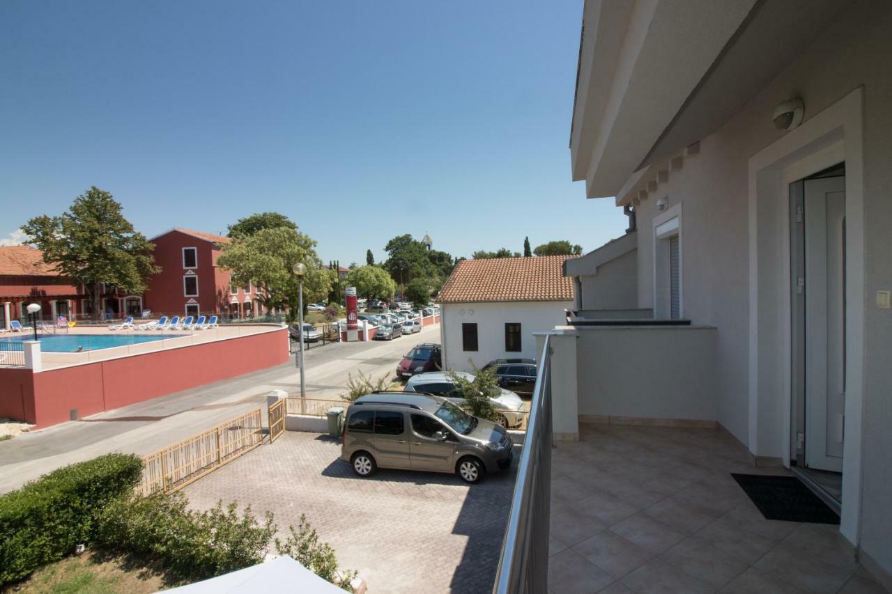 Apartments Luna Sveti Filip i Jakov Kültér fotó