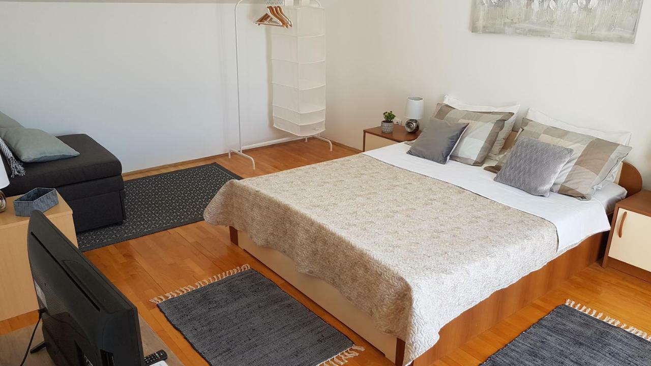 Apartments Luna Sveti Filip i Jakov Kültér fotó